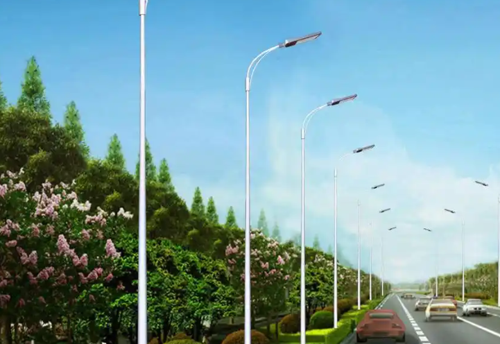 太阳能路灯为何前半夜面很亮，后半夜微亮呢？